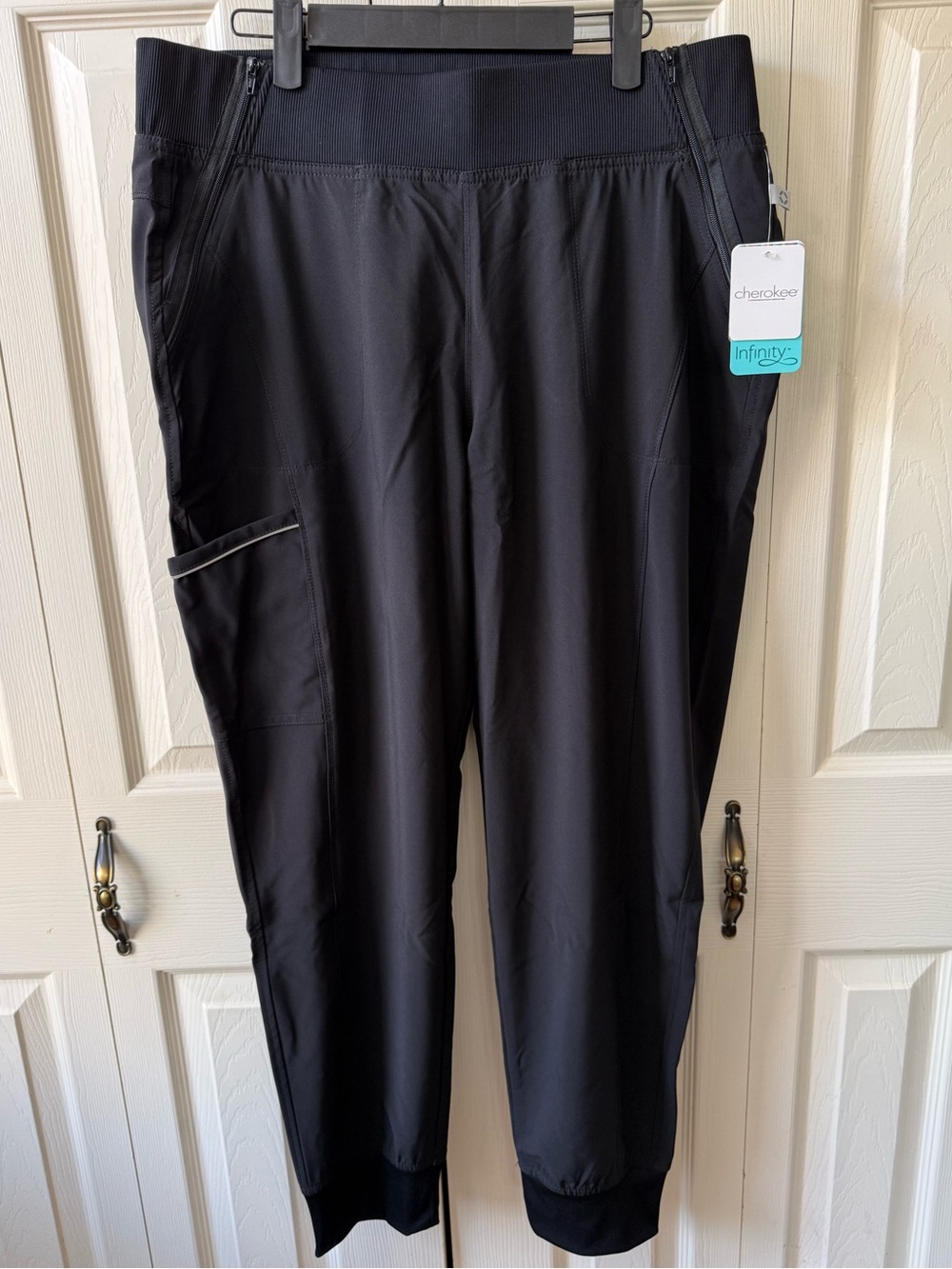 Cherokee Infinity CK110A Black Scrub Jogger Pants  Women’s Size Large